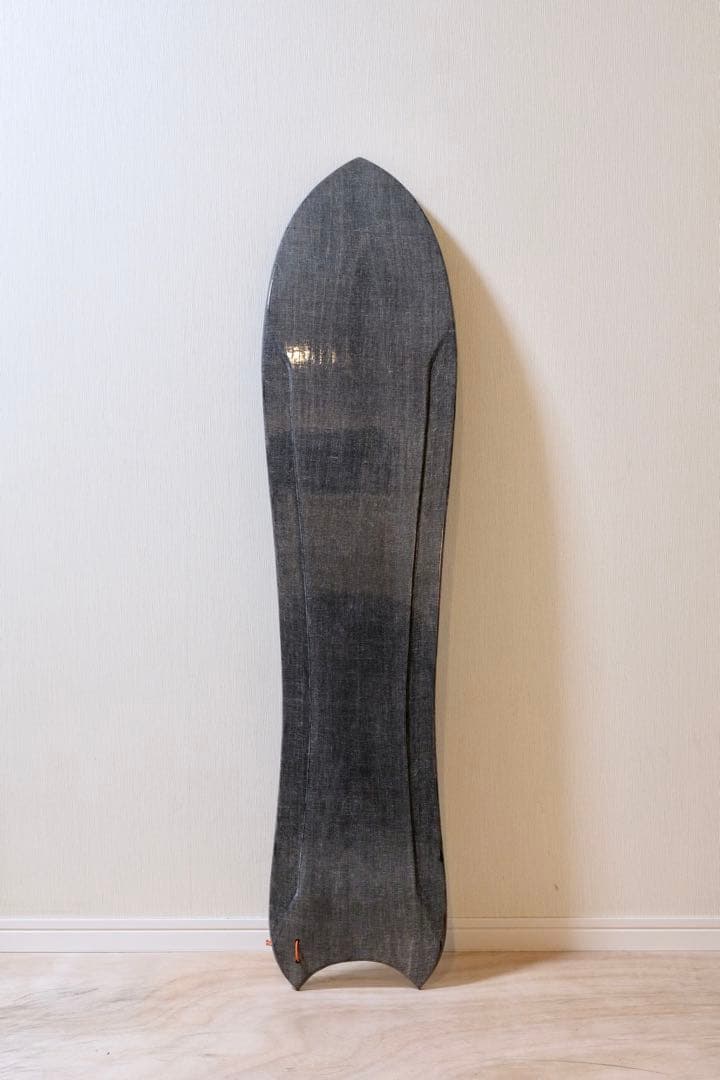 【送料無料】雪板完成品（スノートイtoy）長さ129cm【新品】