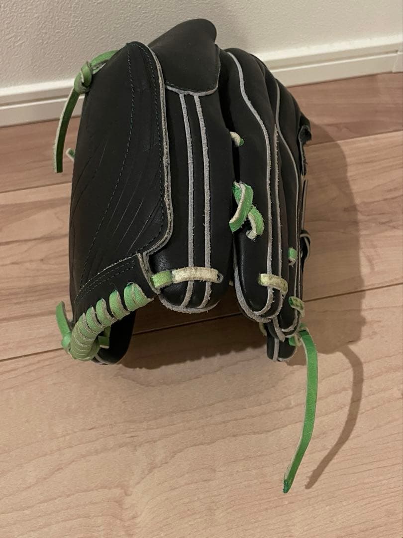 ゼロ　軟式投手用グローブ