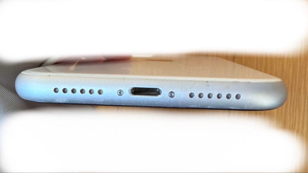 Apple iPhone 11 128Gホワイト 本体 箱付　イヤホン付き　値下