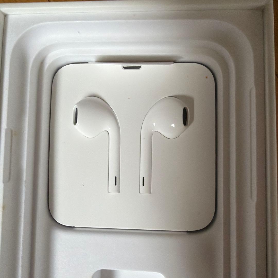 Apple iPhone 11 128Gホワイト 本体 箱付　イヤホン付き　値下