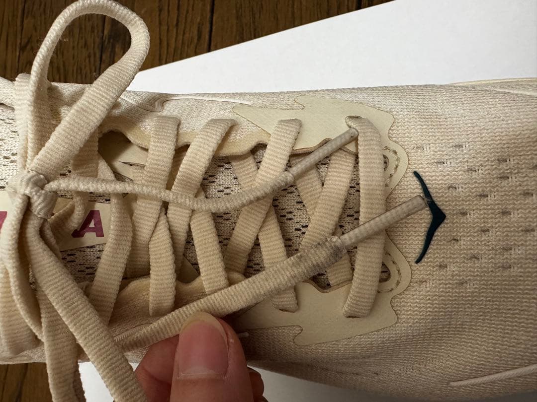 HOKA CLIFTON 10 バーチ / アラバスター