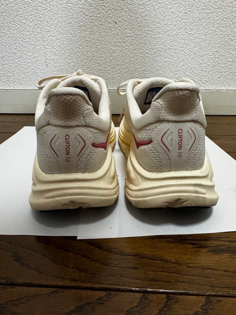 HOKA CLIFTON 10 バーチ / アラバスター