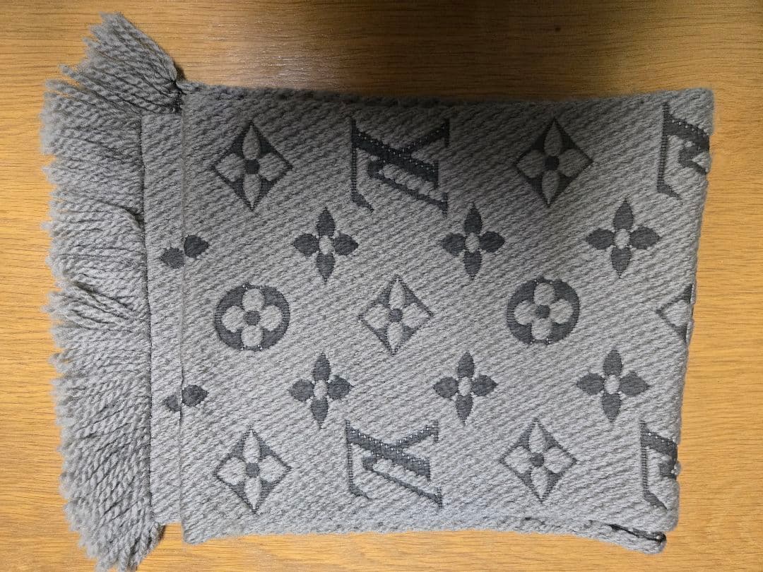 LOUIS VUITTON エシャルプ ロゴマニア シャイン マフラー