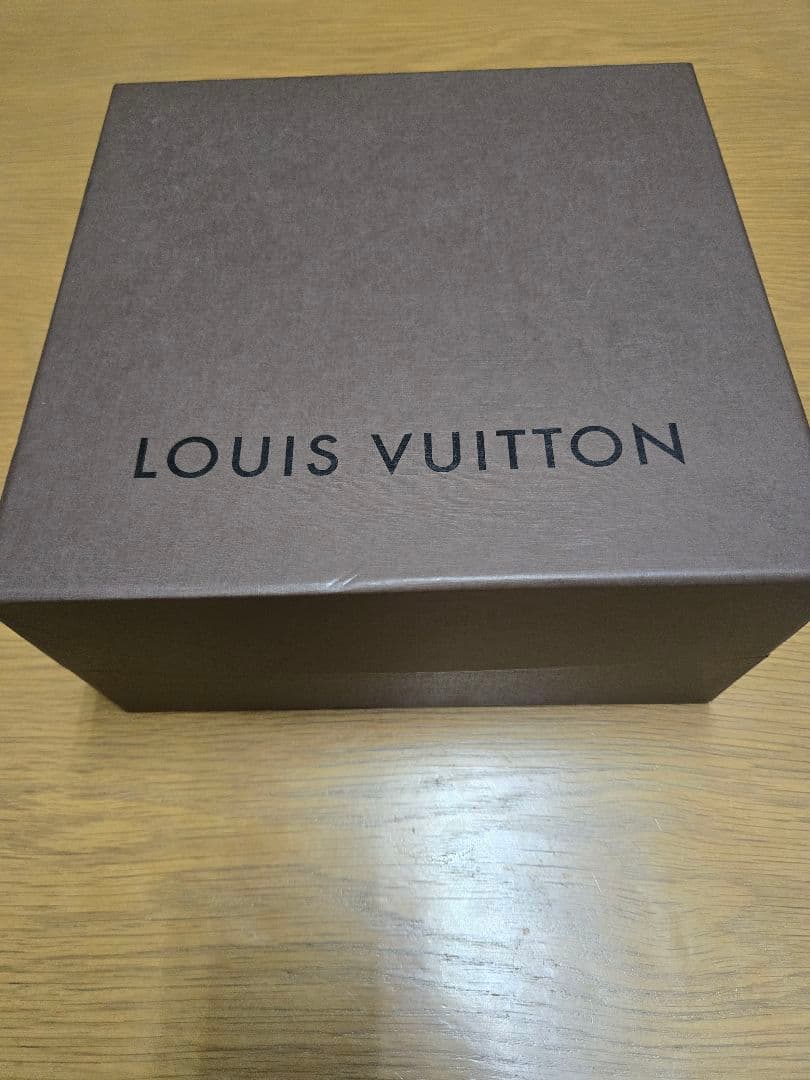 LOUIS VUITTON エシャルプ ロゴマニア シャイン マフラー