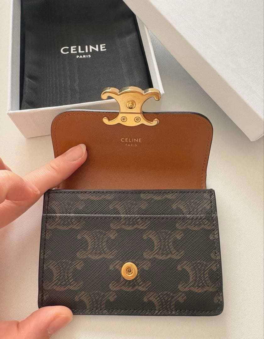 【ほぼ未使用】CELINE トリオンフフラップ付きカードホルダー
