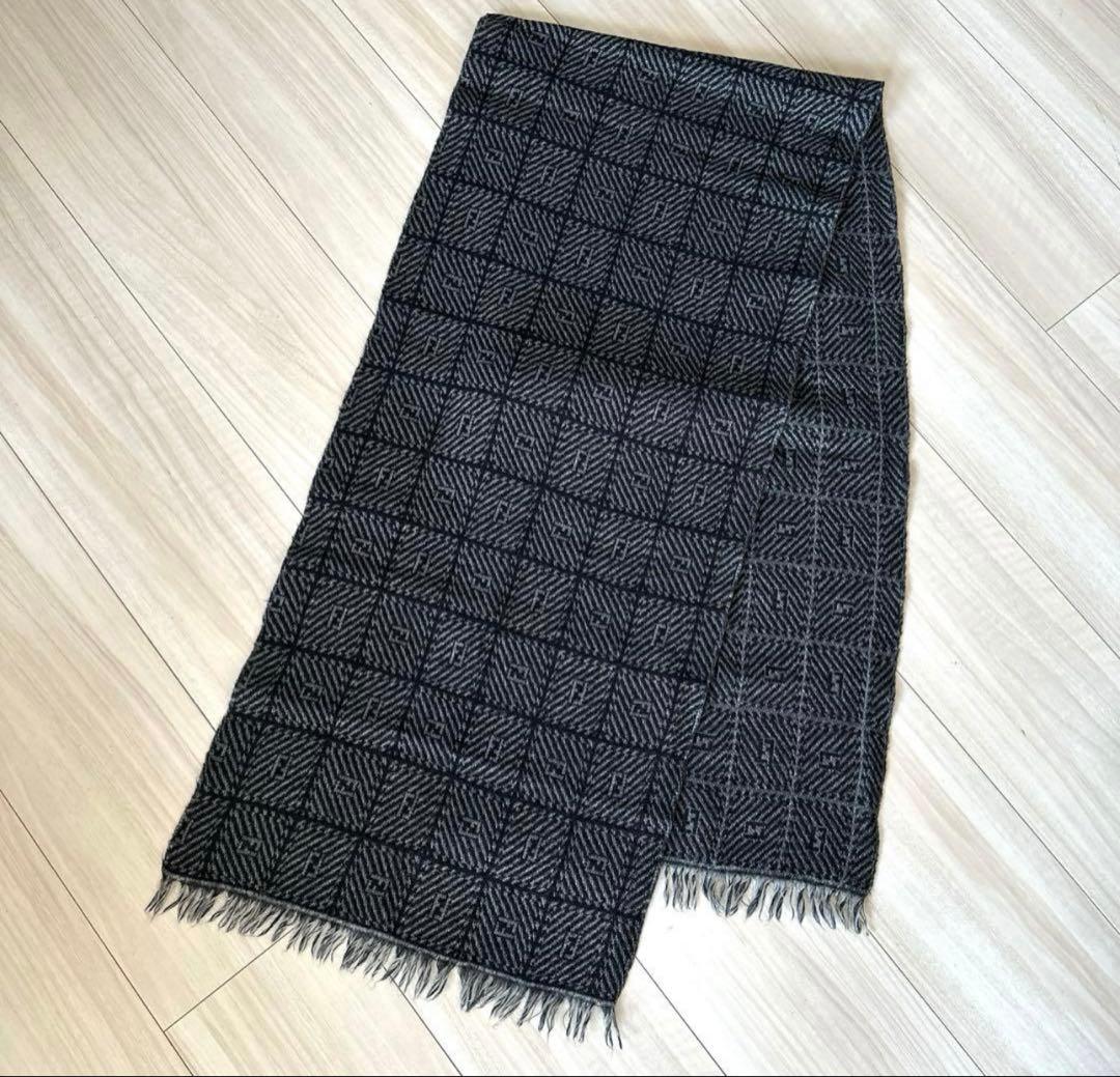 FENDI フェンディ　ズッカ柄　幾何学模様　薄手　黒×グレー　男女兼用