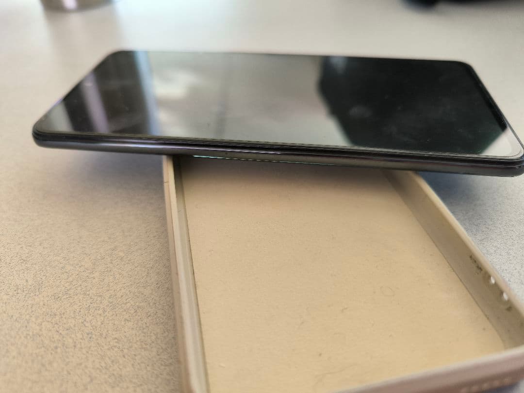 Xiaomi POCO F3 グローバル版 simフリー ８GB２５６GB