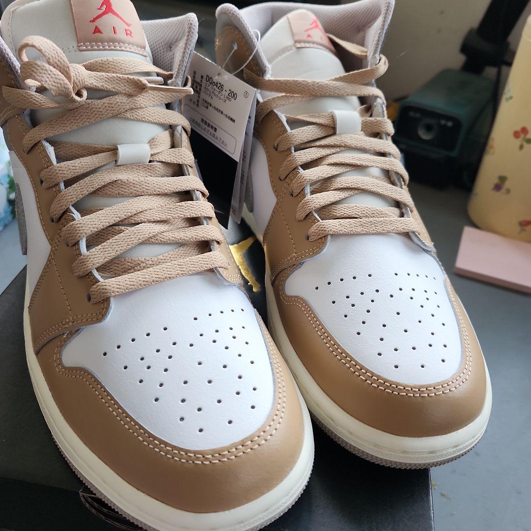 AIRジョーダン1ミドルカット