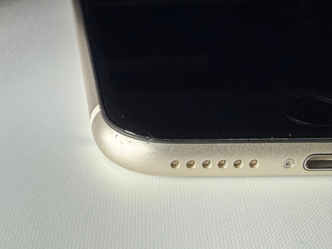 【美品】iPhone SE (第3世代) 64GB SIMフリー最大容量100%