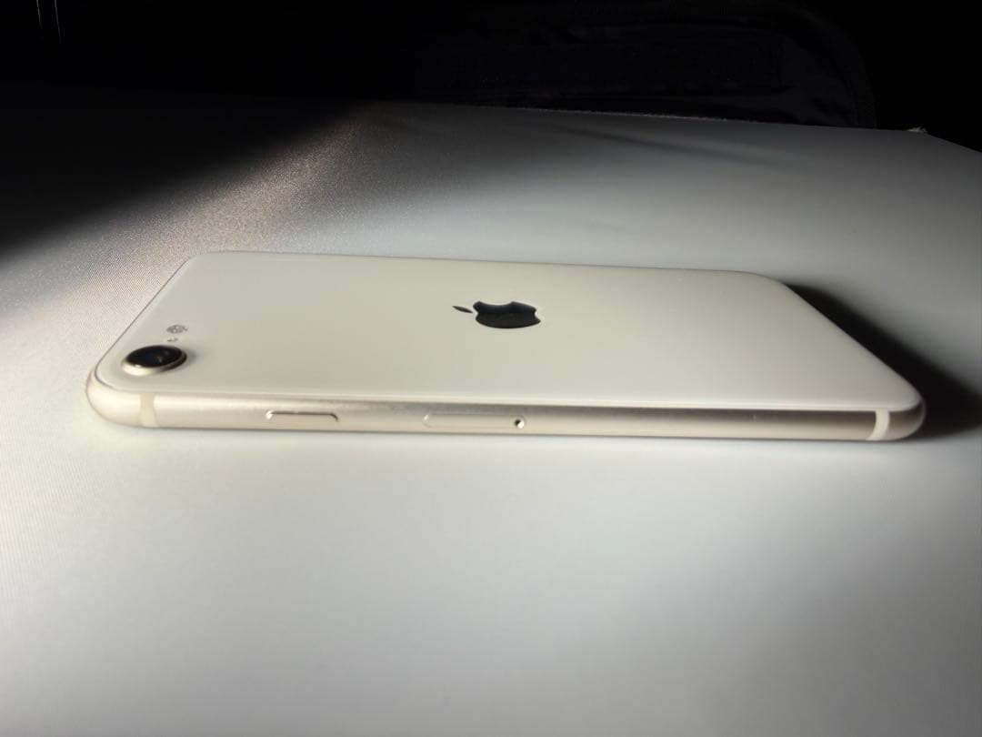 【美品】iPhone SE (第3世代) 64GB SIMフリー最大容量100%