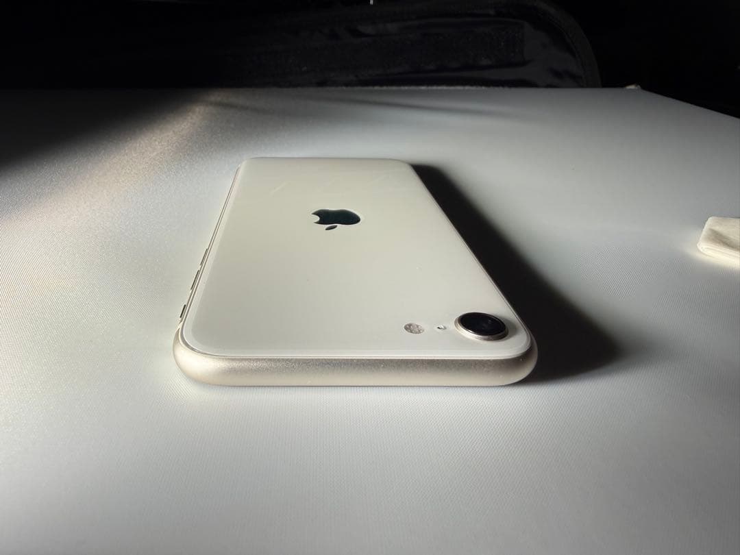 【美品】iPhone SE (第3世代) 64GB SIMフリー最大容量100%