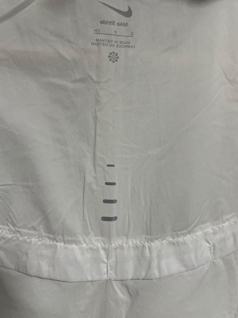 NIKE ストライド　メンズ レペル UV ランニングジャケット