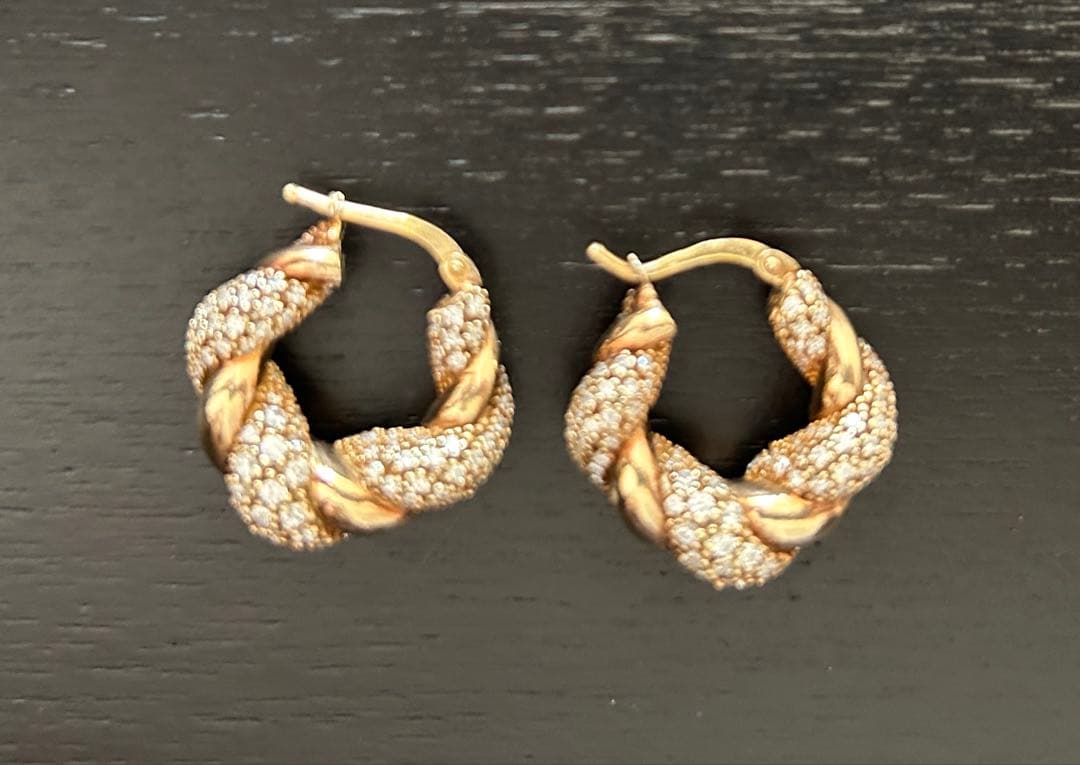 期間限定値下げ◆BOTTEGA VENETA ◆ ツイスト　フープピアス