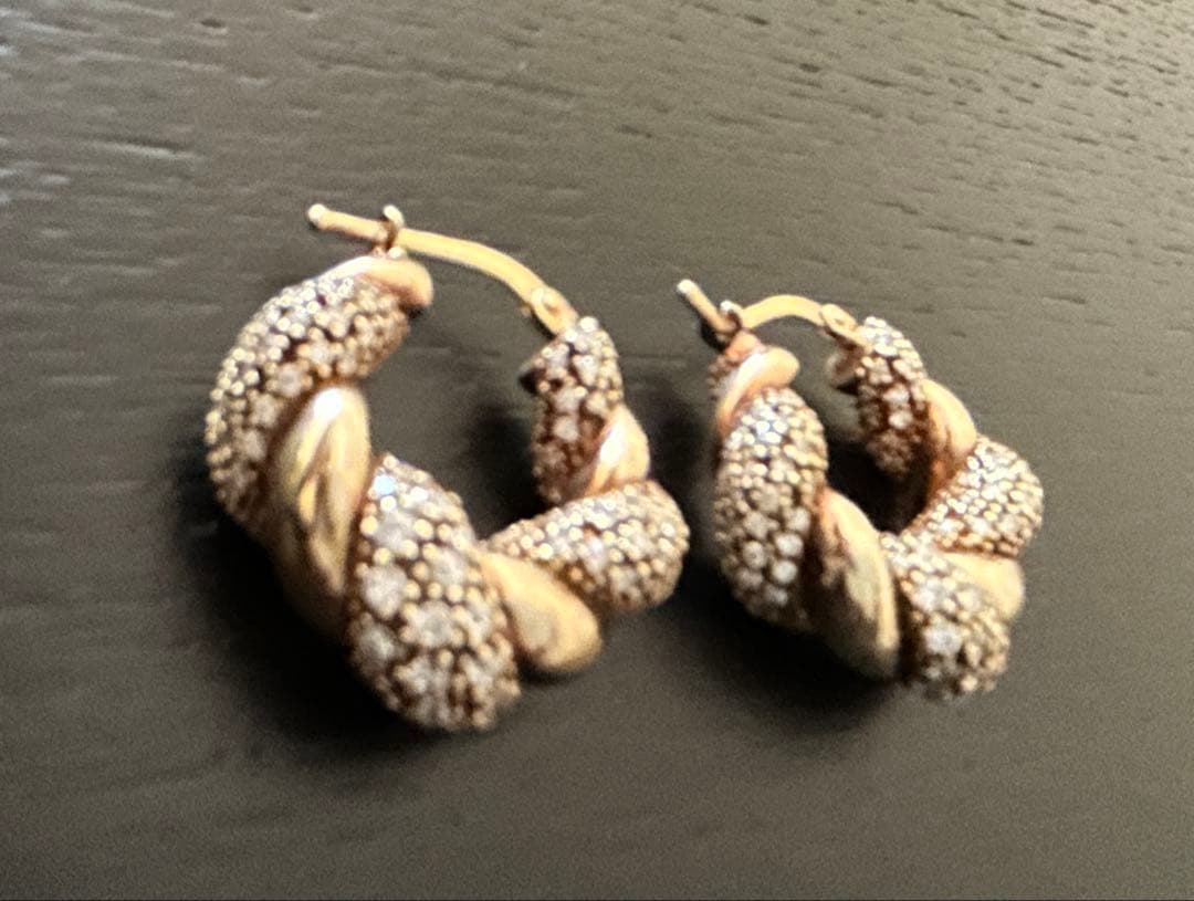 期間限定値下げ◆BOTTEGA VENETA ◆ ツイスト　フープピアス