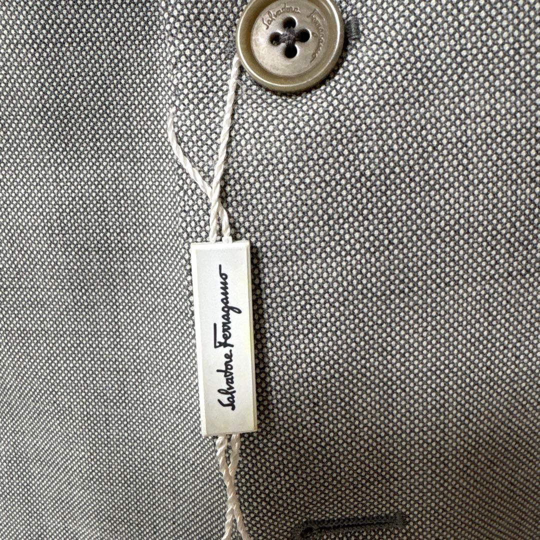 Salvatore Ferragamo ベージュ ビジネススーツ