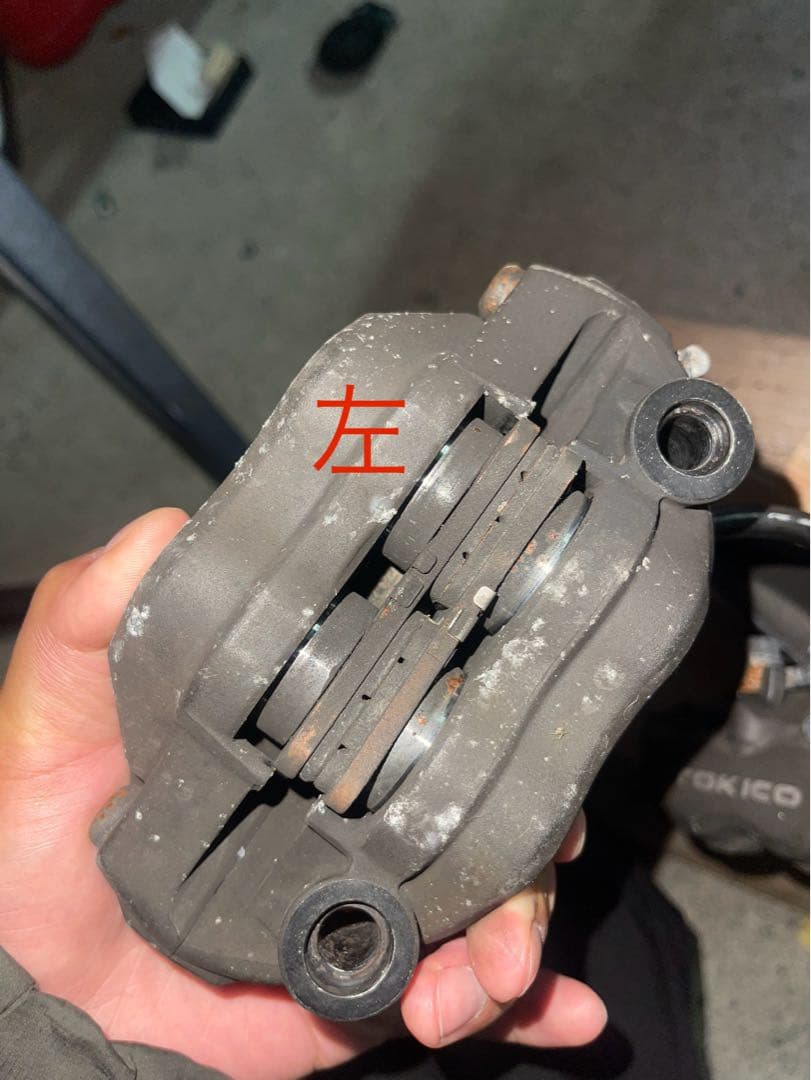 TOKICO ブレーキキャリパー 左右セット