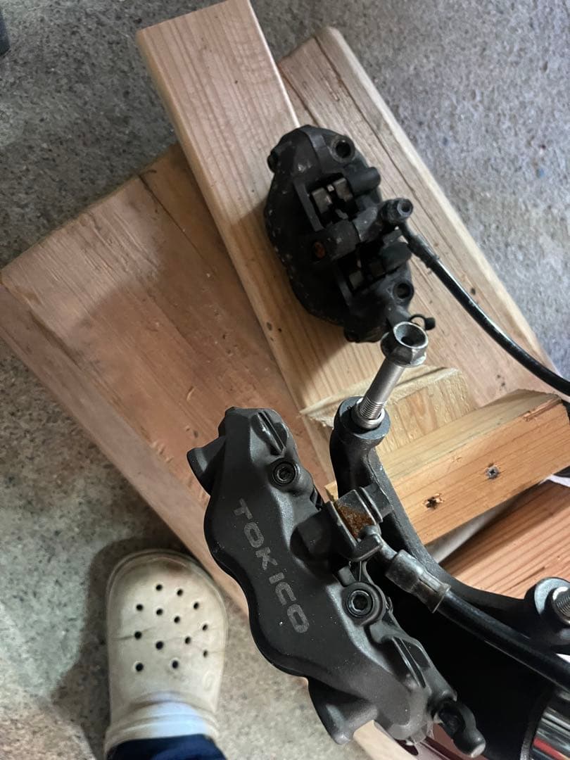 TOKICO ブレーキキャリパー 左右セット