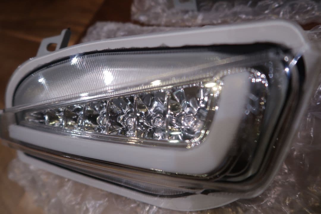 Revier プリウスα 前期　デイライト LED Ver.2