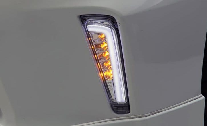 Revier プリウスα 前期　デイライト LED Ver.2