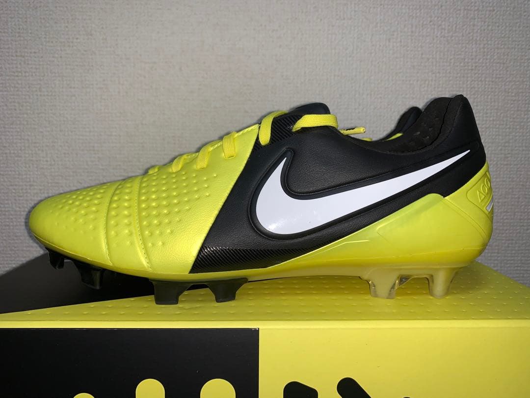 ナイキ　CTR360 マエストリ FG 27cm