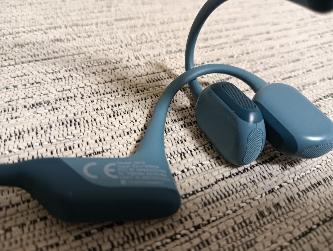 美品　Shokz OpenRun Pro S810　本体、ケース　人気のブルー