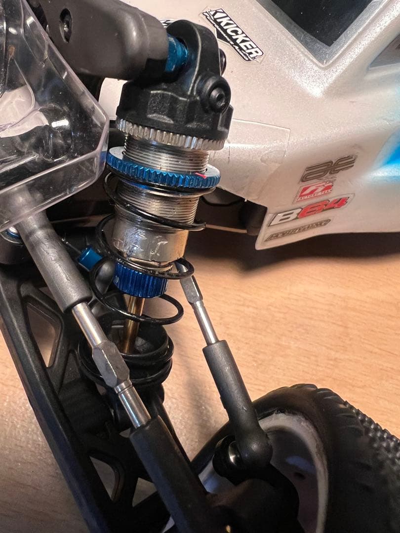 ホビーラジコン Associated B6.4 2WD Buggy