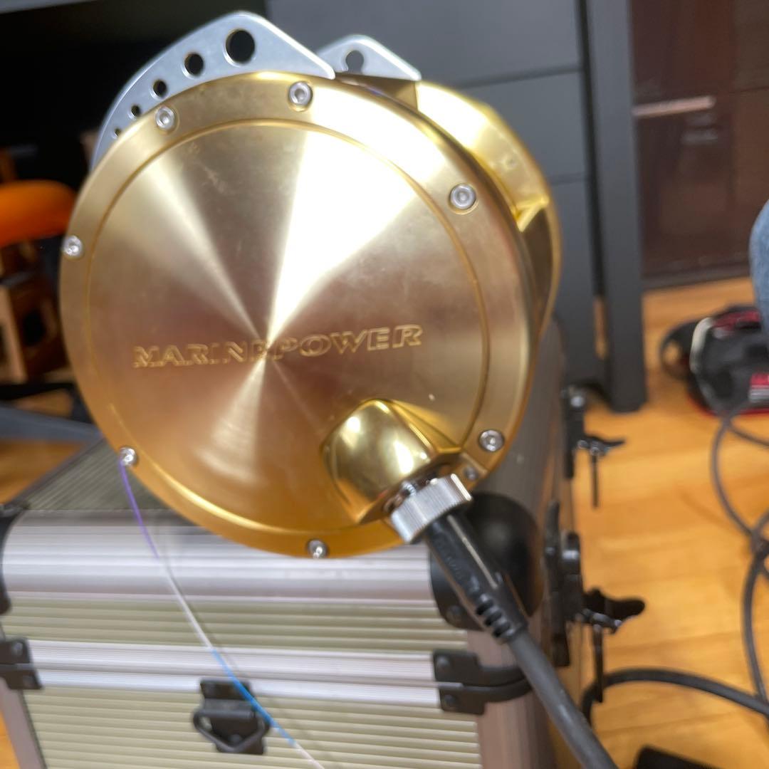 Daiwa MARINE POWER 3000 12V 電動リール　右巻き