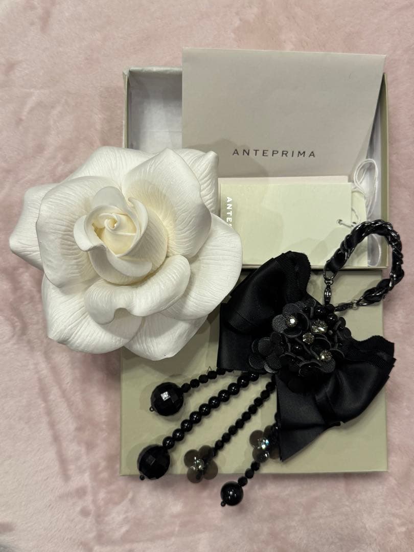 【新品・未使用】 アンテプリマ　リボン　ビッグチャーム　レア品