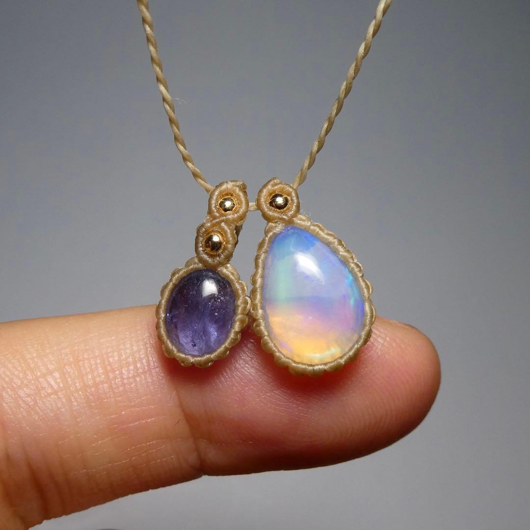 でんちゃん　オパールとタンザナイトのマクラメネックレス