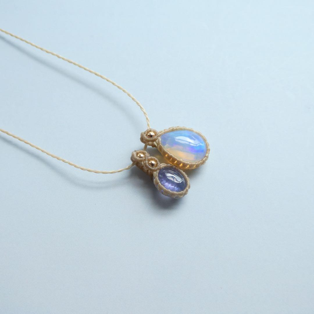 でんちゃん　オパールとタンザナイトのマクラメネックレス