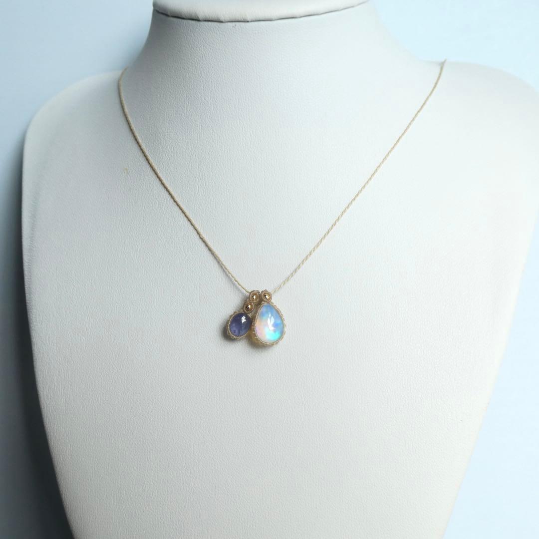 でんちゃん　オパールとタンザナイトのマクラメネックレス