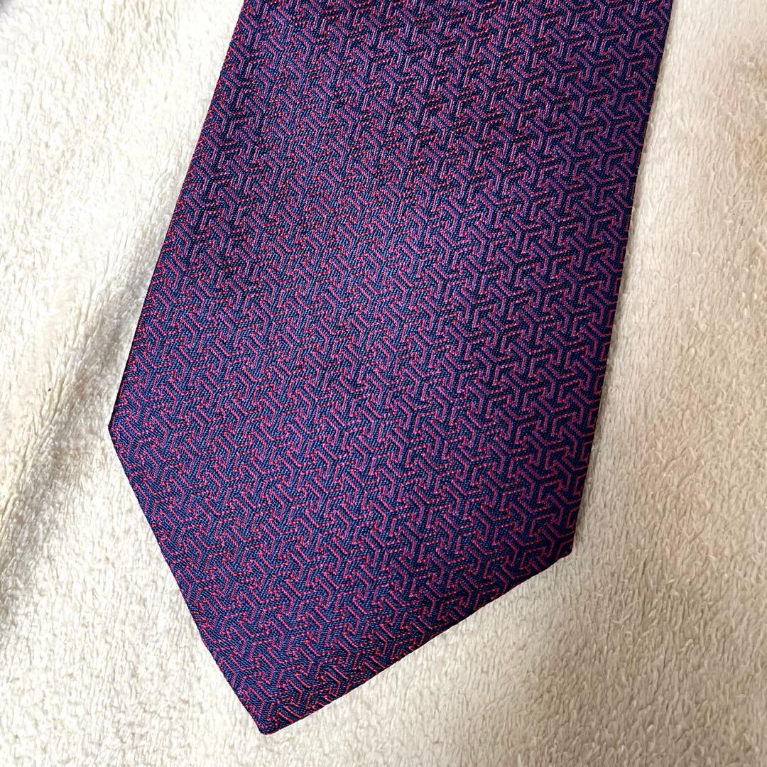 【新品同様】HERMES ネクタイ Hキューブ Hロゴ 立体 ネイビーxレッド