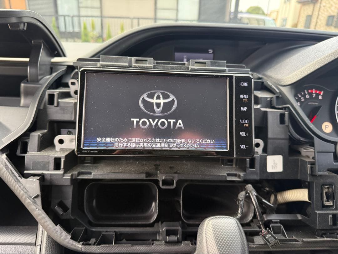 【ハローキティ】NSZT-W68T 地図2020年 カーナビ　TOYOTA