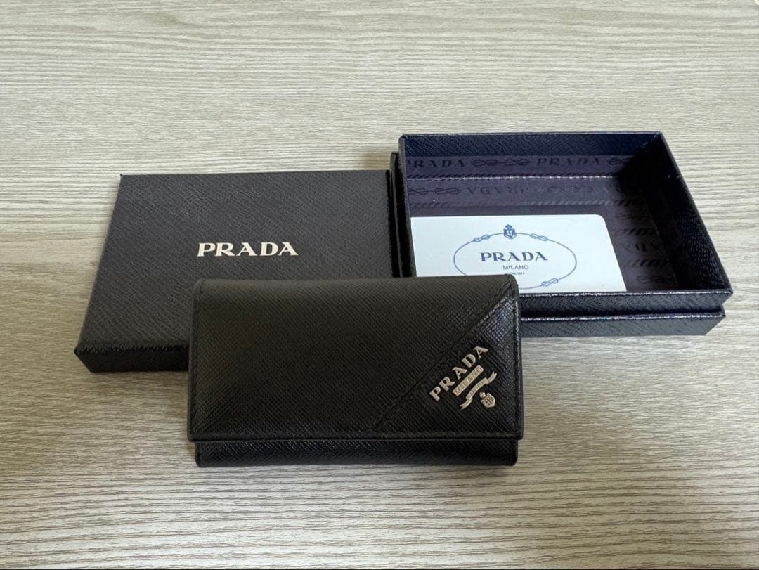 プラダ PRADA ６連　ブラックキーケース