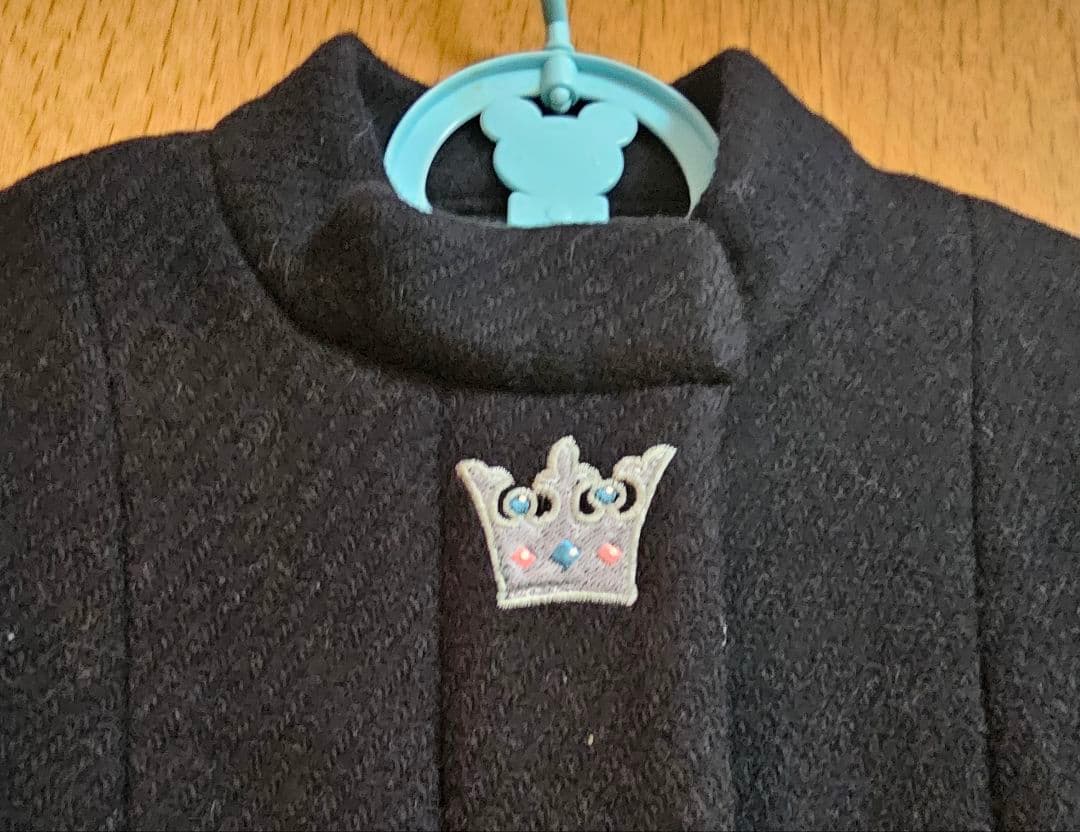 み*須様 新品タグ付き　シャーリーテンプル❤︎１2０㎝❤︎王冠の刺繍のケープ付き