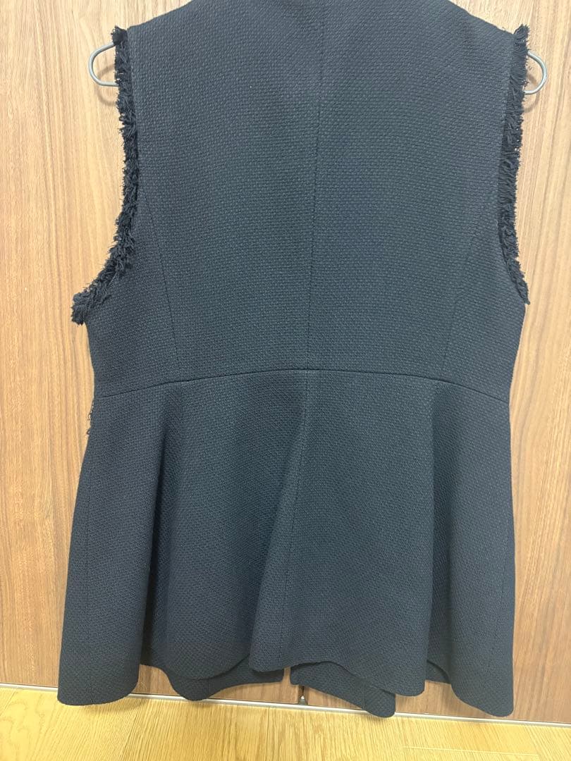 バケットペプラムジレ