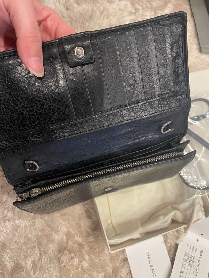 バレンシアガ　ストラップ付き　長財布