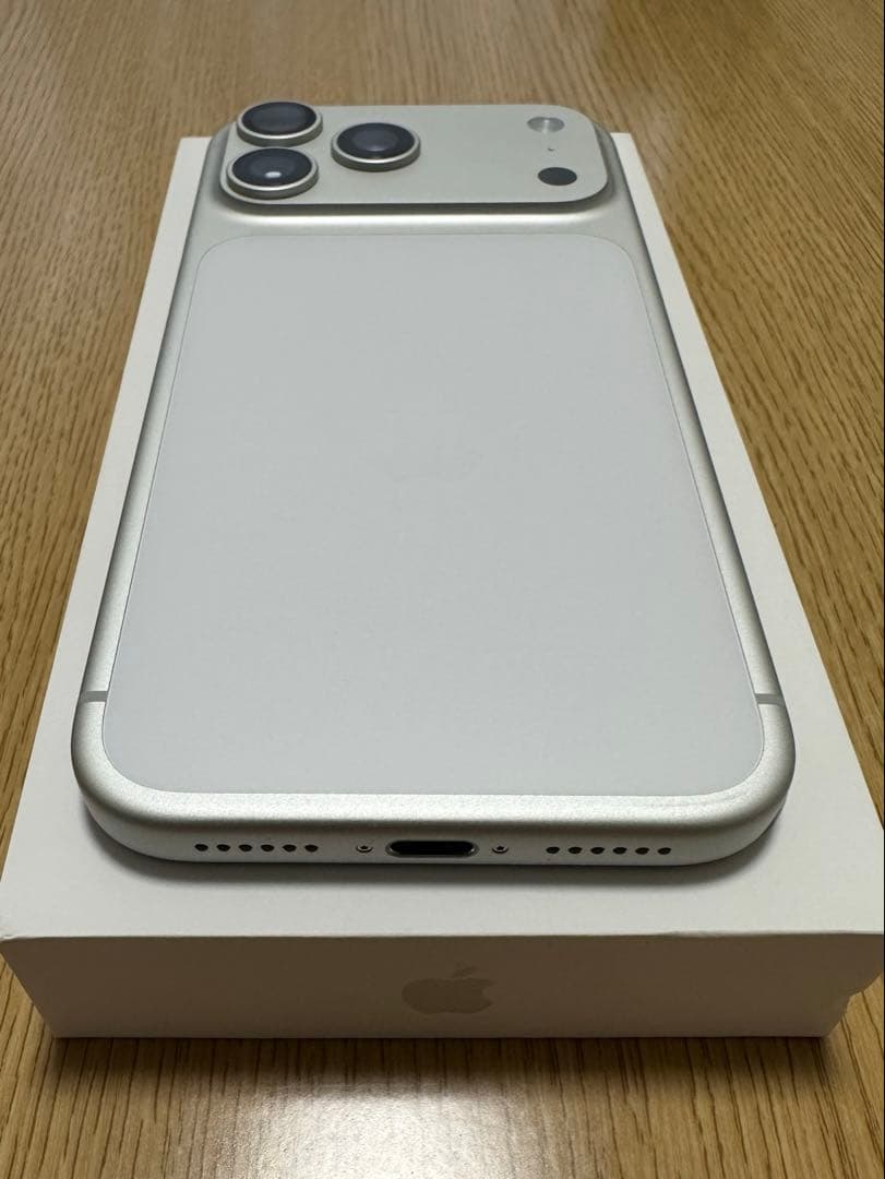 Apple iPhone 17pro maxシルバー