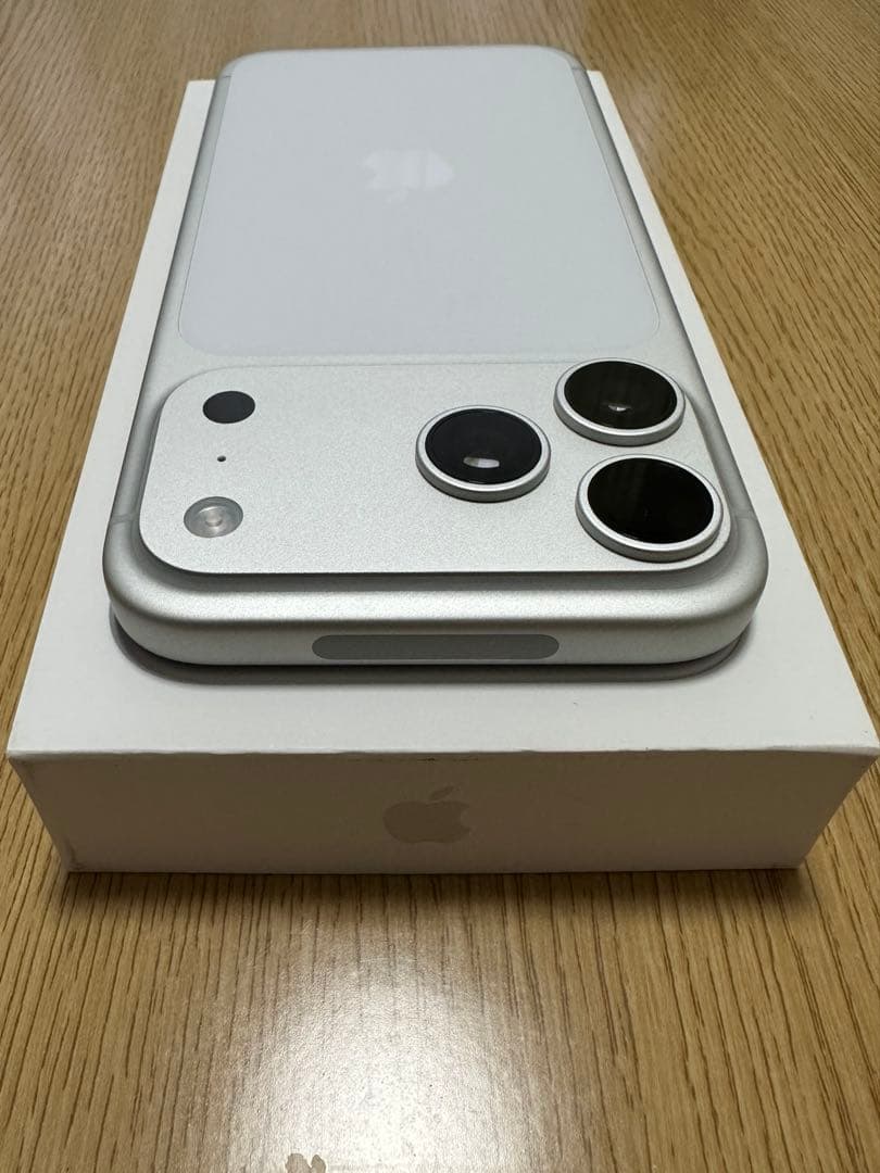 Apple iPhone 17pro maxシルバー