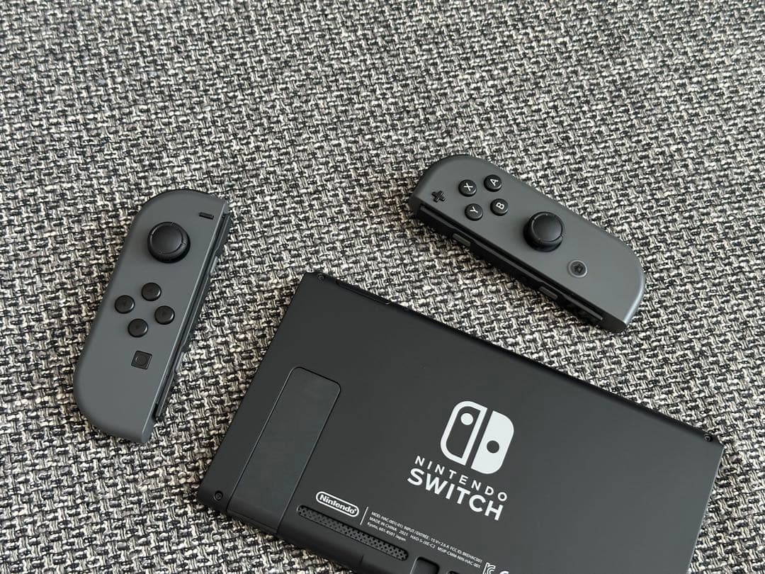 即日発送可能　美品　Nintendo Switch 2021年　グレー