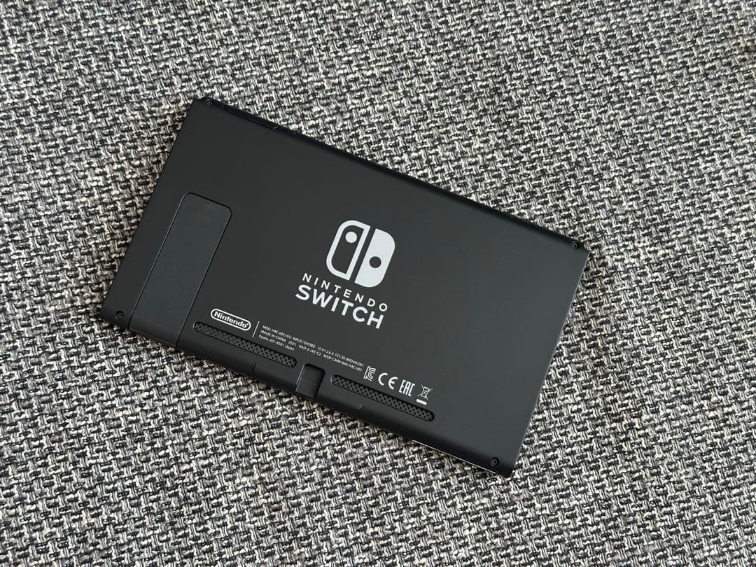 即日発送可能　美品　Nintendo Switch 2021年　グレー