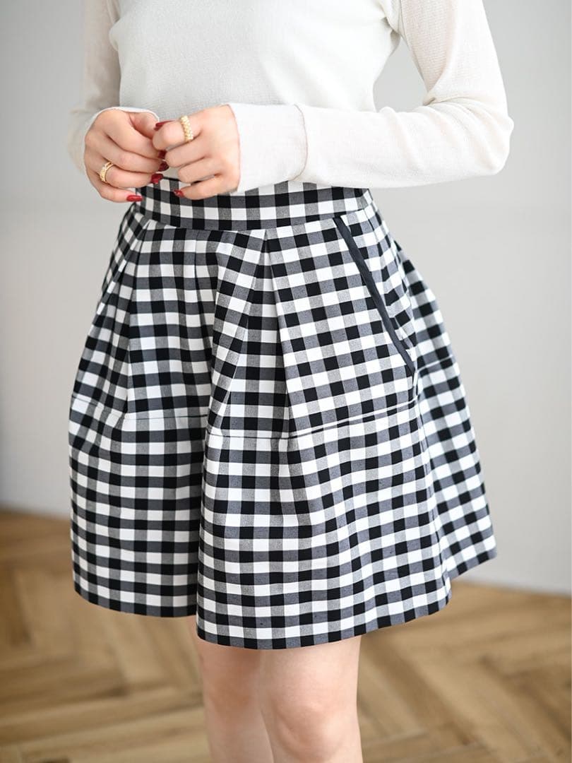 トレフルプラスワン　【新品タグ付き】　タックショートパンツ　ギンガムチェック