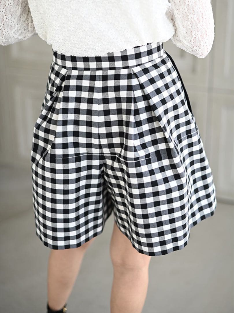 トレフルプラスワン　【新品タグ付き】　タックショートパンツ　ギンガムチェック