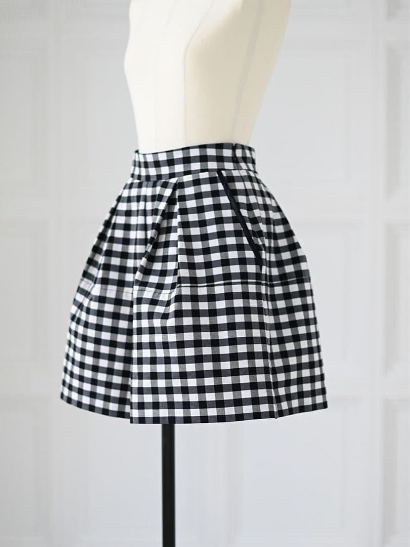 トレフルプラスワン　【新品タグ付き】　タックショートパンツ　ギンガムチェック