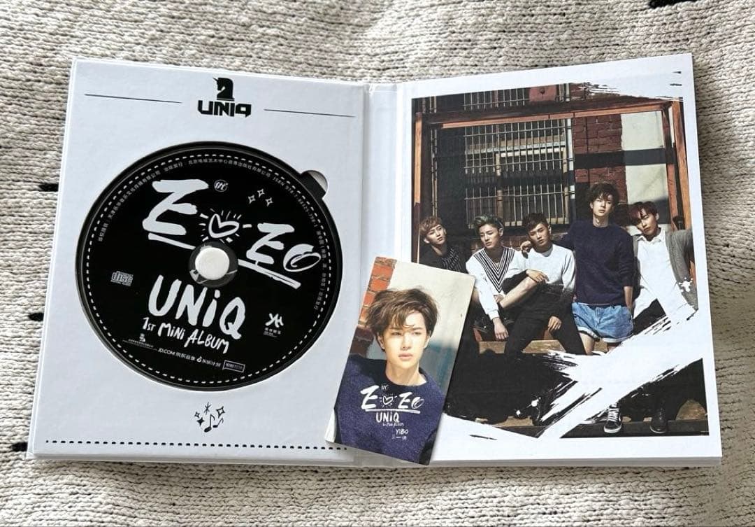 王一博 UNIQ 1st Mini ALBUM EOEO 中国版