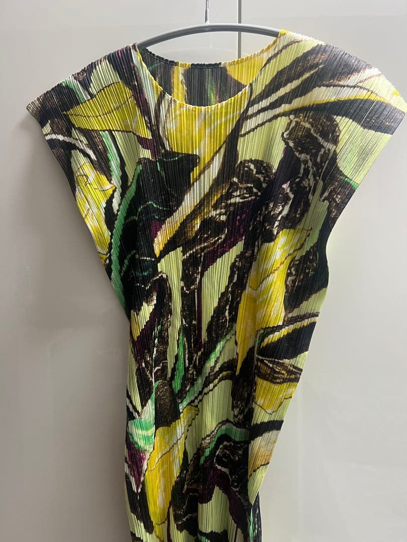 美品　イッセイミヤケ プリーツ 半袖ロングワンピース