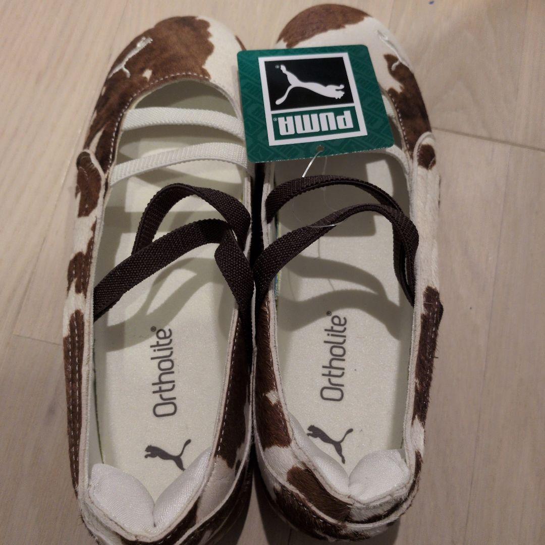 PUMAバレーシューズ　COW　未使用　箱無し