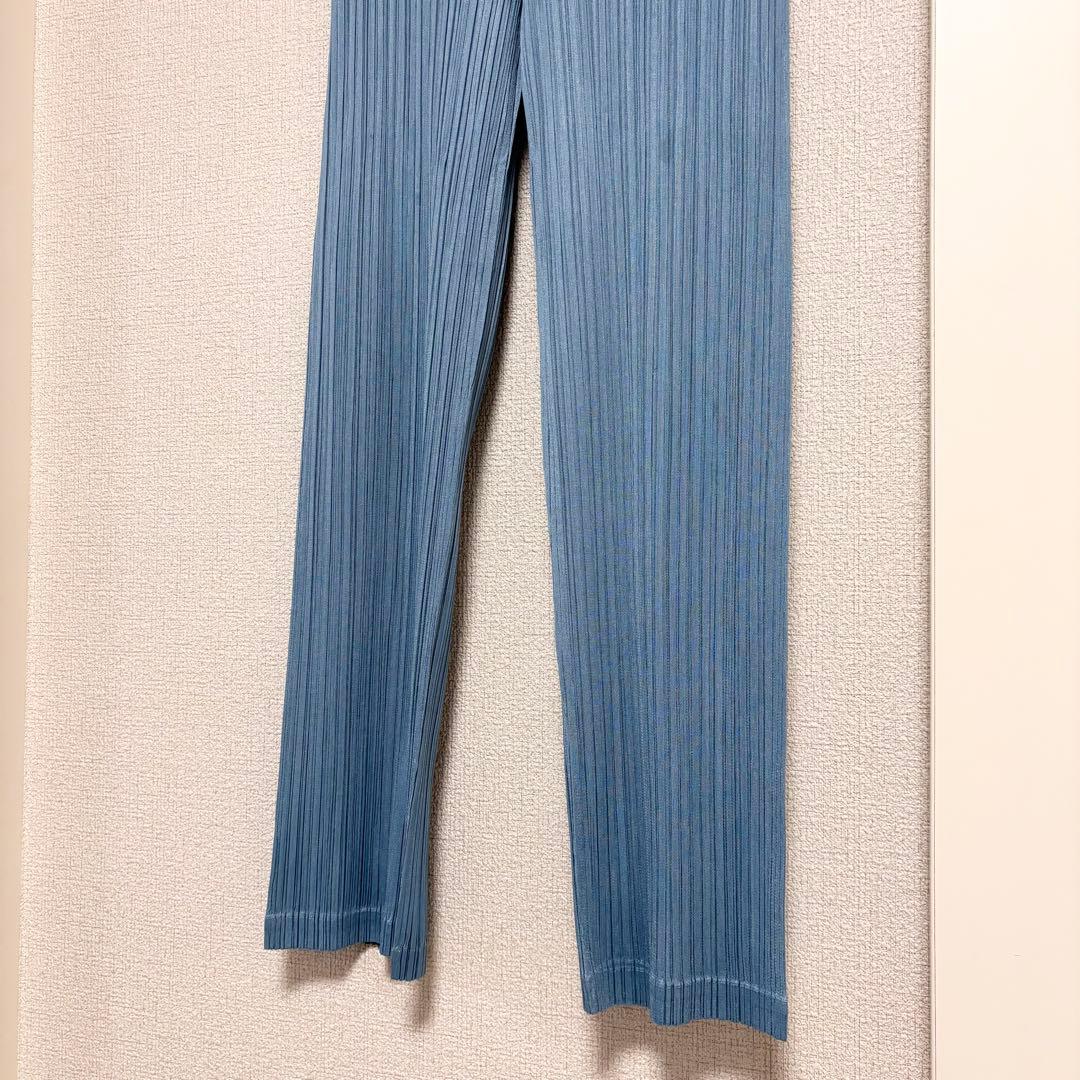 近年モデル　プリーツプリーズ　ロングパンツ　ポケット　ライトブルー　サイズ4