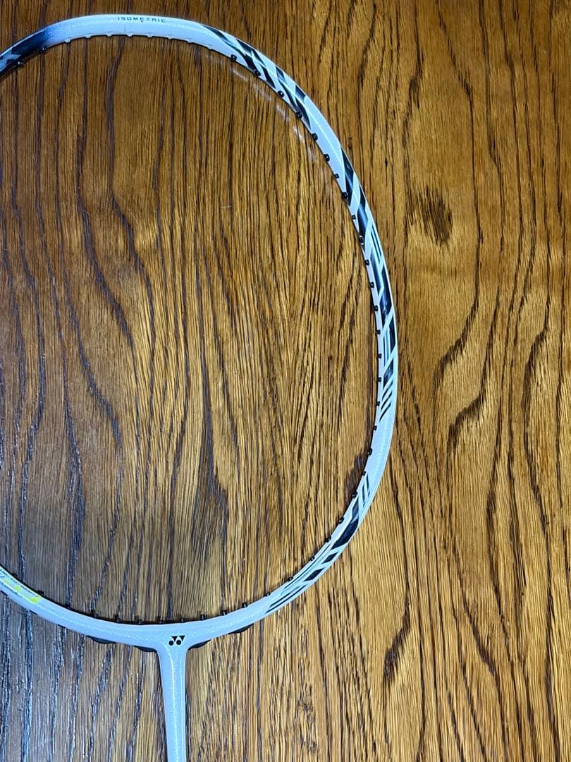 YONEX ASTROX 99プロ4uG5ホワイト/ブラック/イエロー