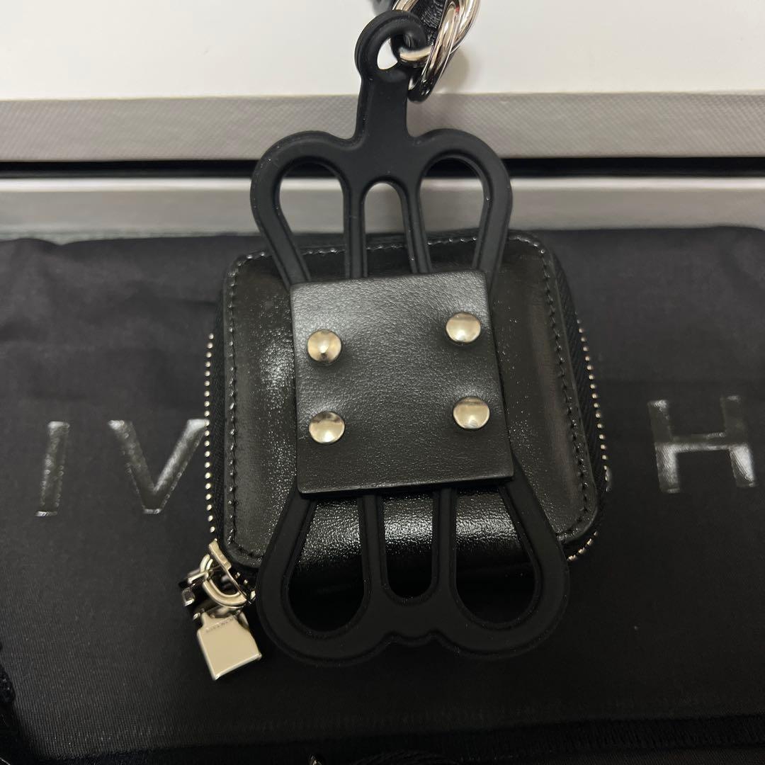 【新品未使用】ジバンシー/Air Pods・スマホケース